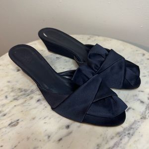 J Crew Collection Mules Size 7.5 M navy blue shoes heels Satin